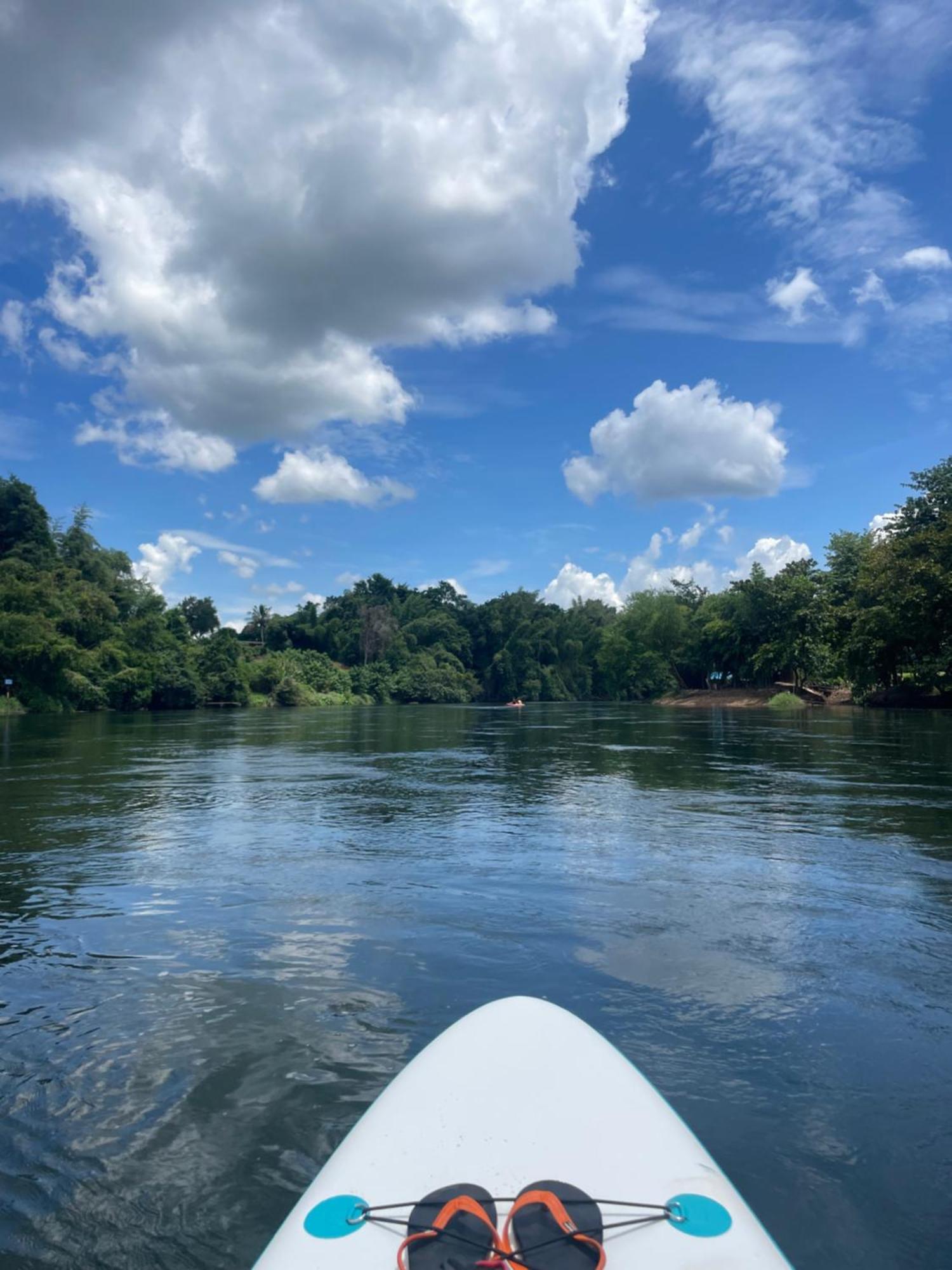 Revolution Kanchanaburi Adventure Hq Ban Chuk Kum Exteriör bild