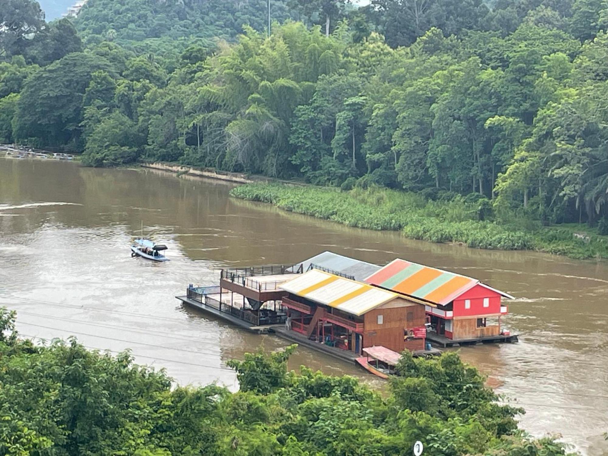 Revolution Kanchanaburi Adventure Hq Ban Chuk Kum Exteriör bild